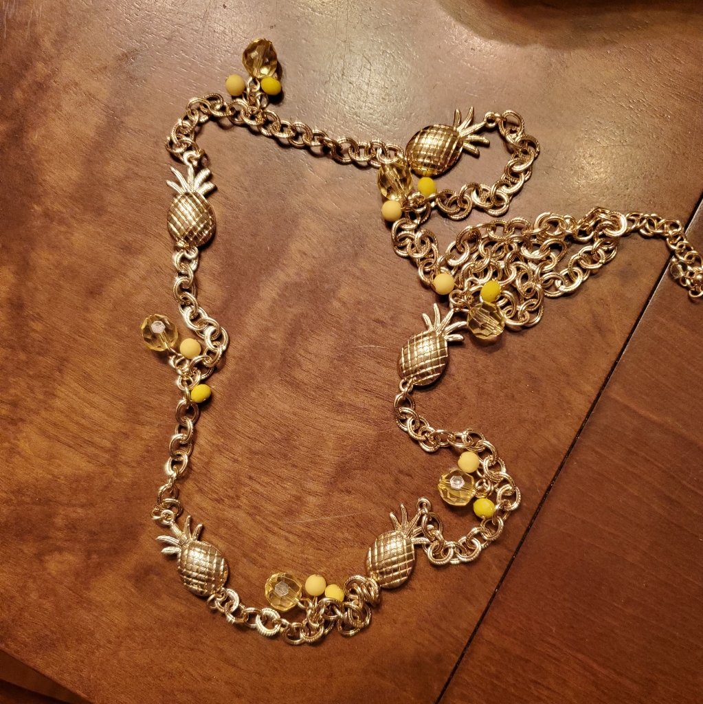 Gold Tone Pineapple  Beaded Link Necklace